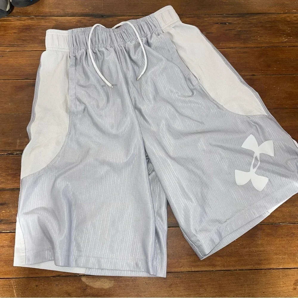 Under Armour Men's Gray Athletic Shorts
